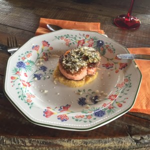 Salmon sobre Pastel de Platano