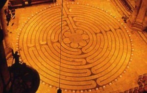 Laberinto-cósmico-de-la-Catedral-de-Chartres